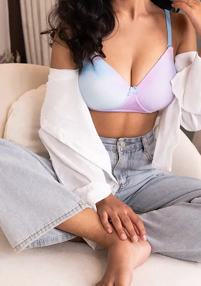 Liamoure Cotton Cruise Tie Dye Full Coverage Bra in pastel shades, offering seamless support and comfort. Styled with a casual outfit for a trendy look.