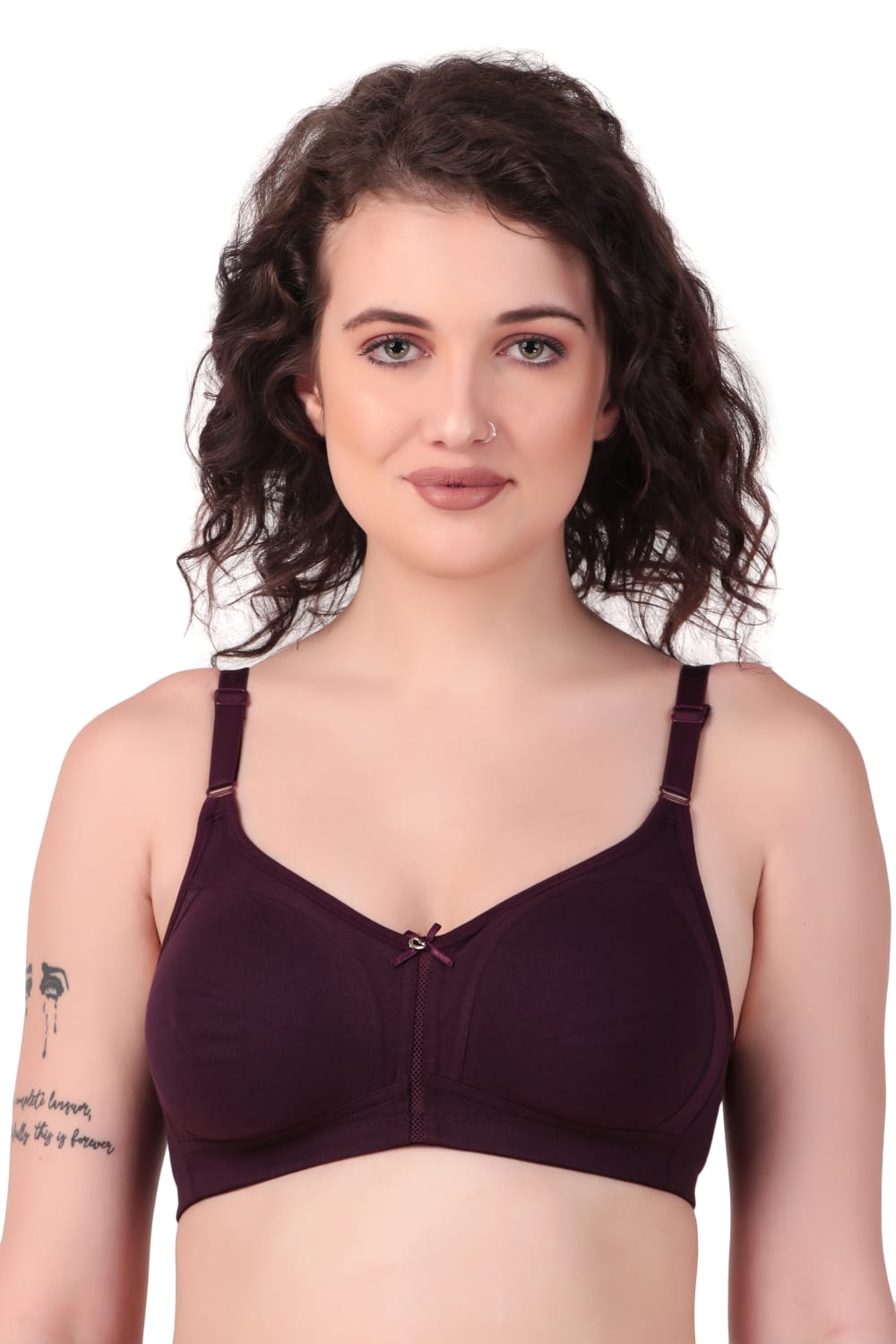 front view woman wearing Liamoure best seamless bra Medium Coverage Non-Wired Non Padded bra for woman in black color bra