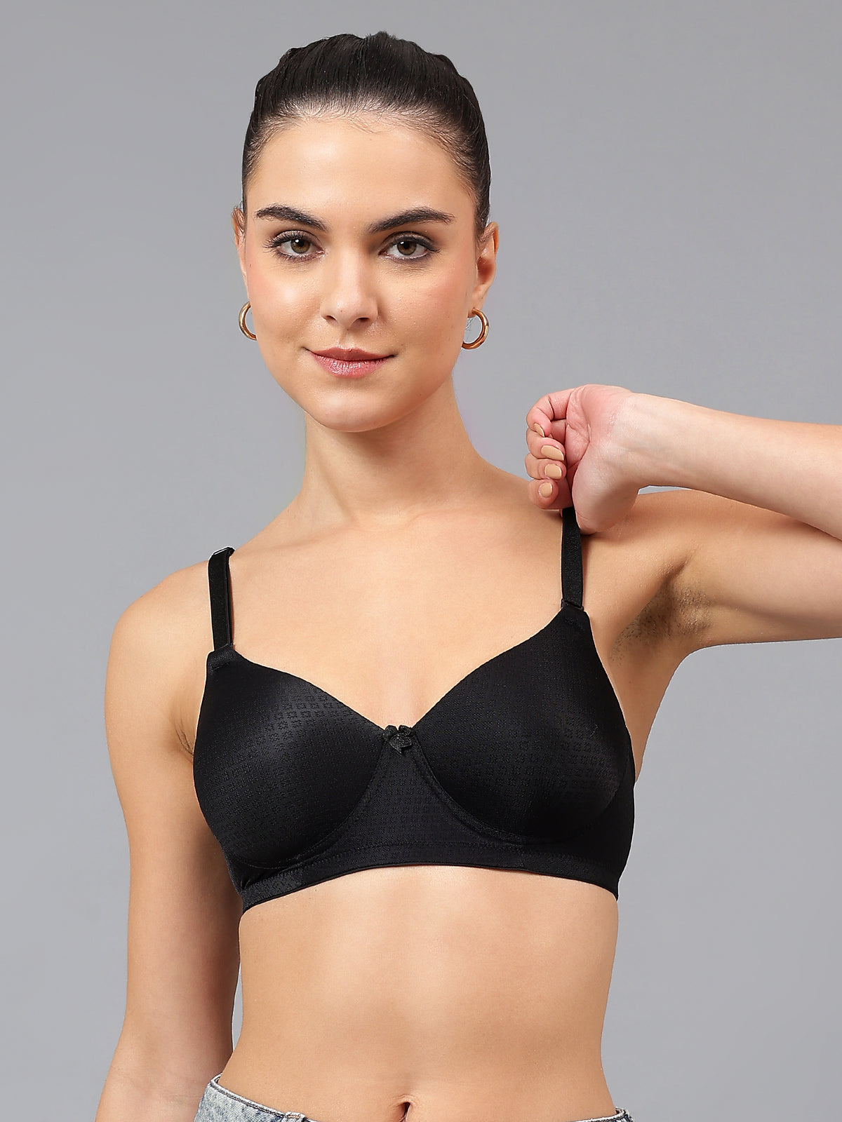 Liamoure Black T-Shirt Bra with full coverage, non-wired comfort, and adjustable straps for a seamless fit. Ideal for everyday wear.